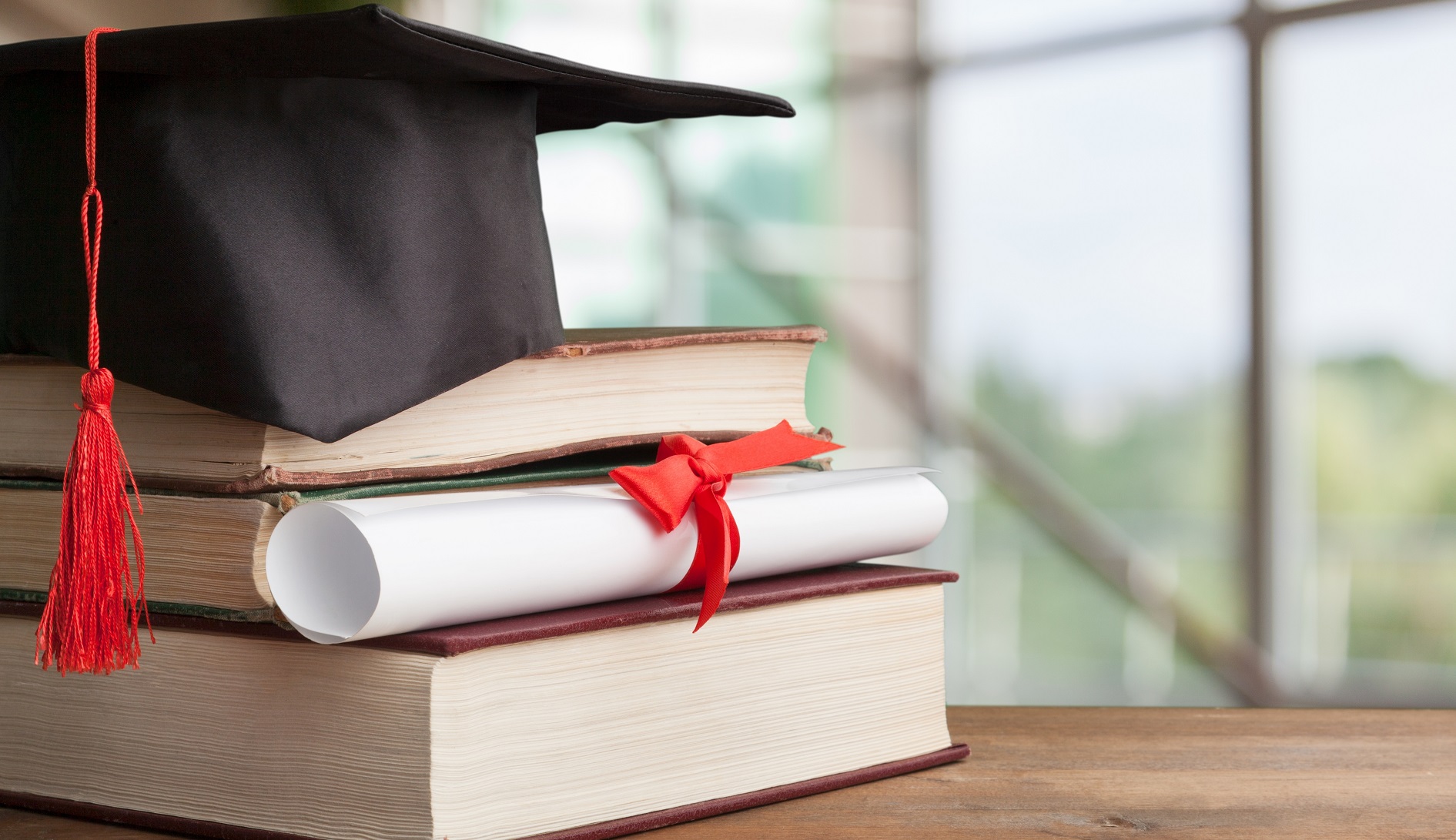 what qualifications need to be a family mediator